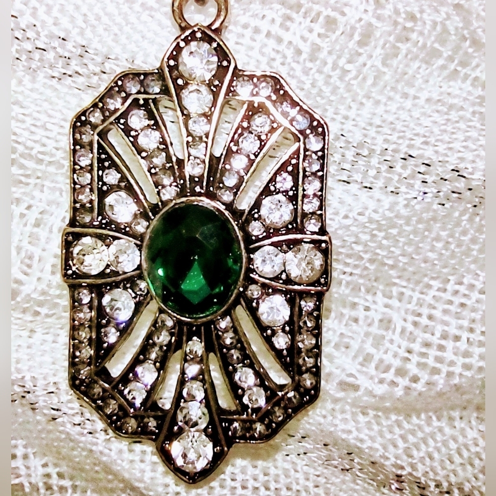 Art-deco Emerald Green Crystal Pendant Antique Gold